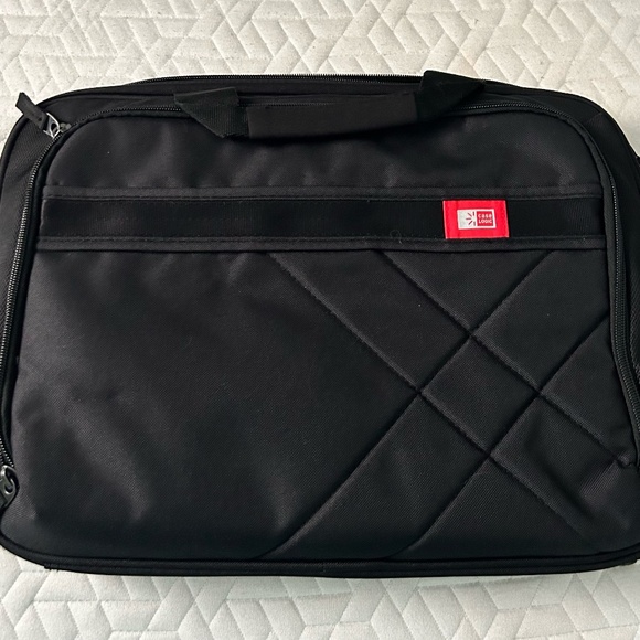 New Case Logic 17.3" Laptop and Tablet Case Black - Picture 1 of 5
